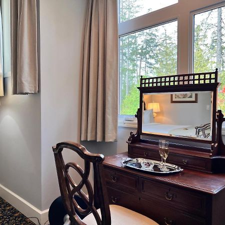 Hotel Woodstone Manor Inc. à Sturdies Bay Extérieur photo
