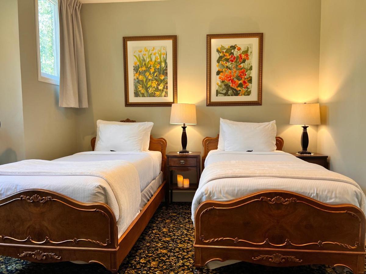 Hotel Woodstone Manor Inc. à Sturdies Bay Extérieur photo