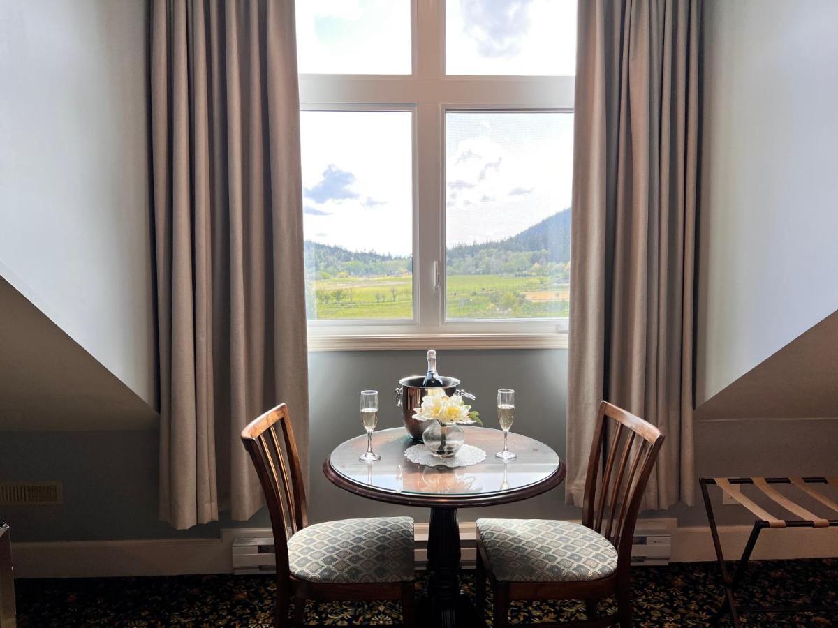 Hotel Woodstone Manor Inc. à Sturdies Bay Extérieur photo
