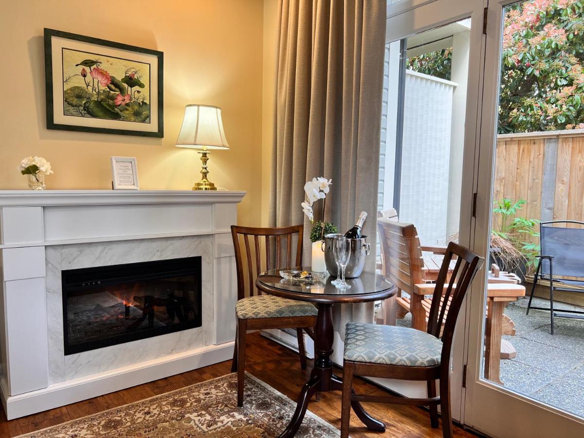 Hotel Woodstone Manor Inc. à Sturdies Bay Extérieur photo